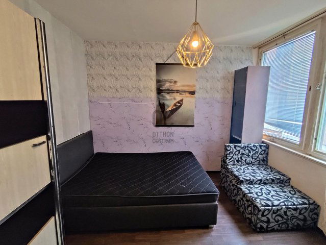 Eladó téglalakás, Kecskeméten 46.4 M Ft, 3 szobás