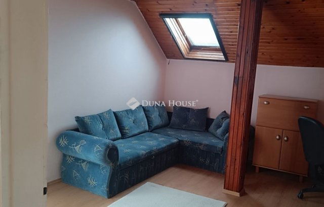 Eladó családi ház, Szentmártonkátán 77 M Ft, 6 szobás