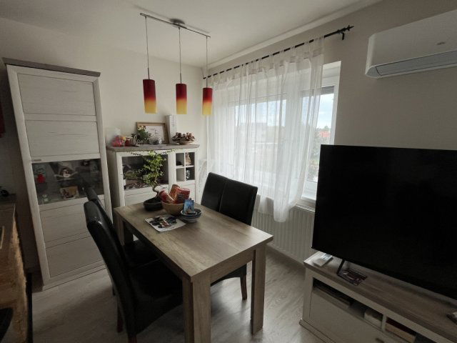 Eladó téglalakás, Székesfehérvárott 84 M Ft, 3 szobás