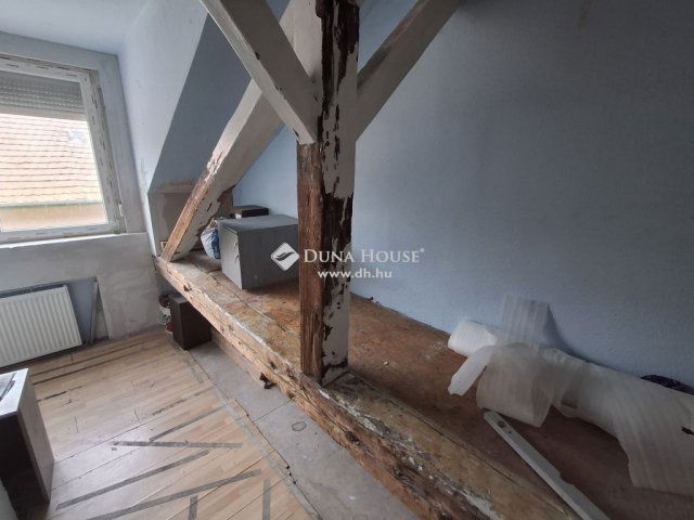 Eladó téglalakás, Budapesten, X. kerületben 32.9 M Ft, 3 szobás