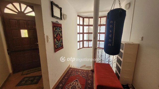 Eladó téglalakás, Budapesten, XII. kerületben 365 M Ft, 7 szobás
