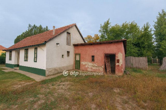 Eladó családi ház, Alsónémediben 39.9 M Ft, 2 szobás