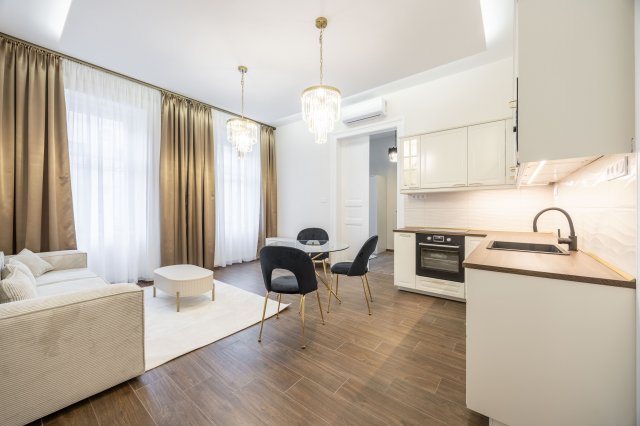 Eladó téglalakás, Budapesten, VII. kerületben, Nefelejcs utcában