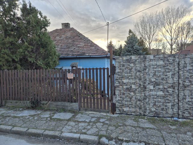 Eladó ikerház, Dorogon 44.5 M Ft, 1 szobás / költözzbe.hu