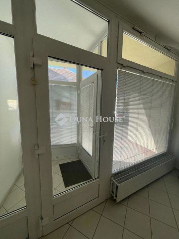 Kiadó üzlethelyiség, Zalaegerszegen, Mártírok útján