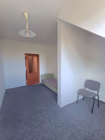 Kiadó téglalakás, albérlet, Debrecenben 180 E Ft / hó, 3 szobás