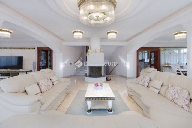 Eladó családi ház, Budapesten, XXI. kerületben 562.5 M Ft