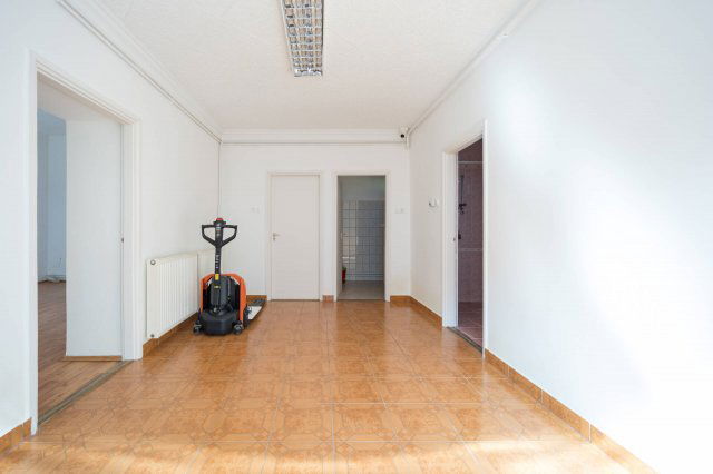 Eladó üzlethelyiség, Szécsényen 78 M Ft, 4 szobás
