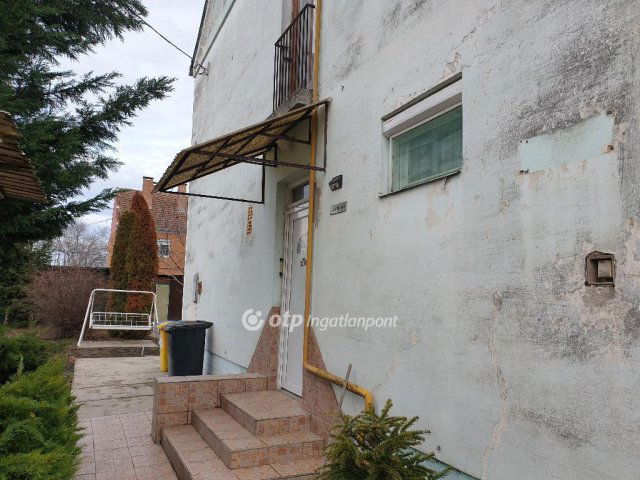 Eladó téglalakás, Mezőhegyesen 13.9 M Ft, 2+1 szobás