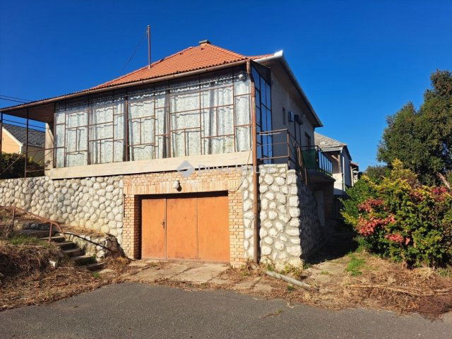 Eladó családi ház, Szajkon 29 M Ft, 4 szobás