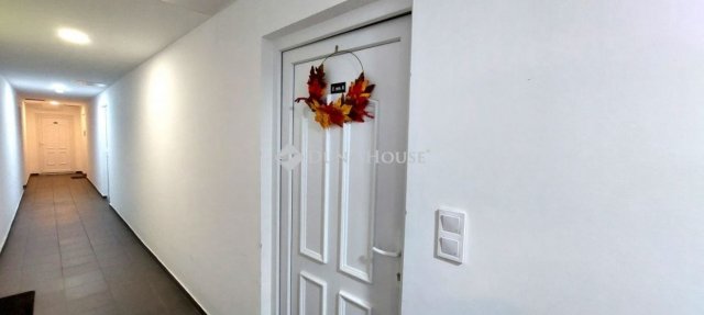 Eladó téglalakás, Győrött 62 M Ft, 2 szobás