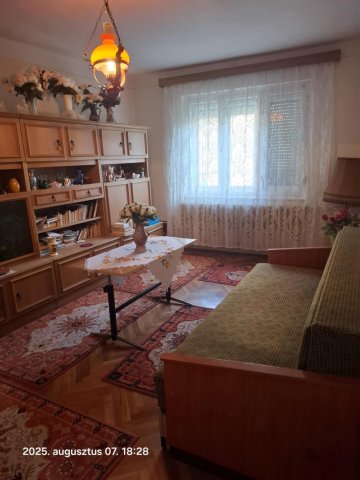 Eladó családi ház, Egerben 69.5 M Ft, 3 szobás