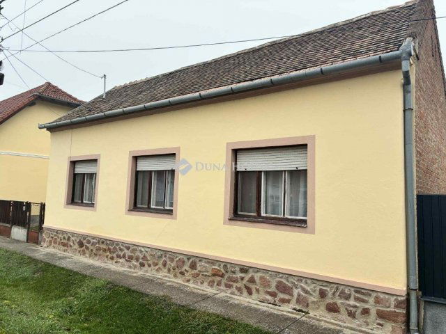 Eladó családi ház, Szentlőrincen 45 M Ft, 3 szobás