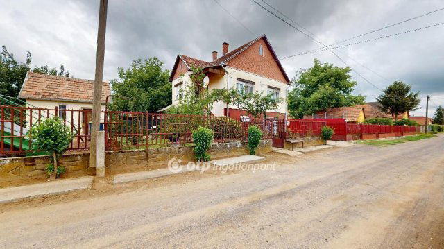 Eladó családi ház, Újfehértón 49 M Ft, 2 szobás