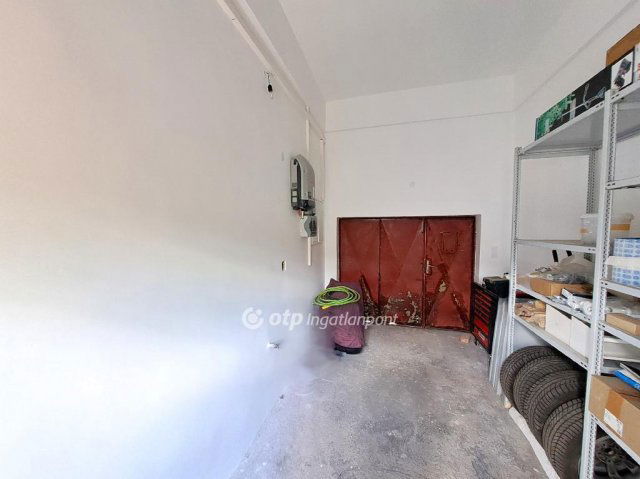 Eladó családi ház, Kecskeméten 98 M Ft, 6+1 szobás