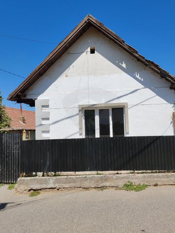 Eladó családi ház, Apcon 10 M Ft, 2 szobás