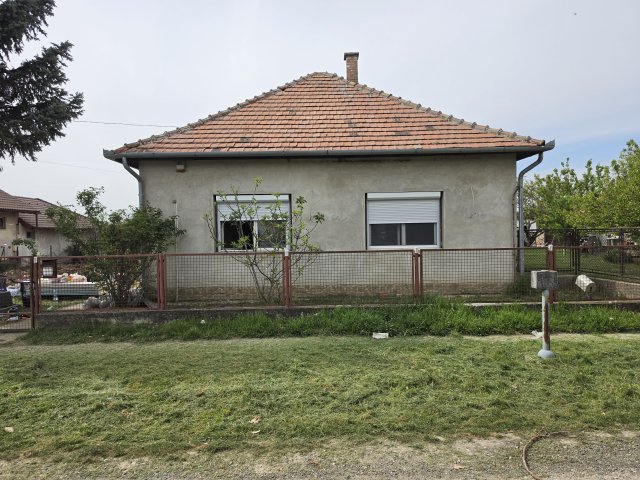 Eladó családi ház, Ráckeresztúron 70.5 M Ft, 2 szobás