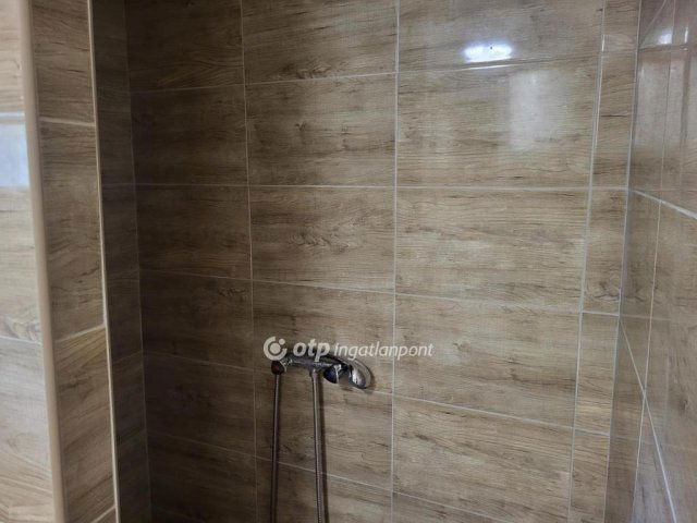 Eladó családi ház, Jászfényszarun 17.2 M Ft, 2 szobás