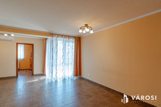 Kiadó téglalakás, albérlet, Szegeden 219 E Ft / hó, 3 szobás