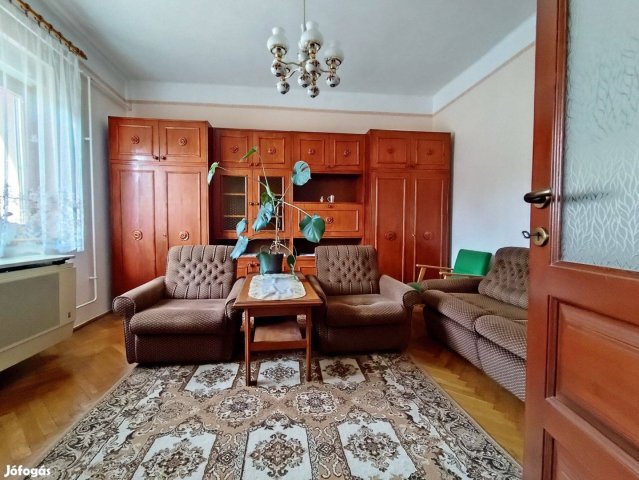 Eladó családi ház, Oroszlón 38 M Ft, 3 szobás