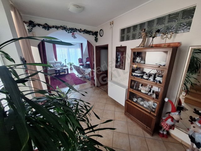 Eladó sorház, Budakeszin, Zichy Péter utcában 135 M Ft, 6 szobás