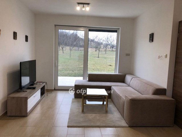 Eladó családi ház, Veszprémvarsányon 119 M Ft, 6 szobás