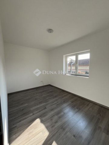 Eladó családi ház, Tápiószentmártonon 63 M Ft, 4 szobás