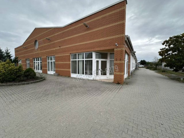 Kiadó iroda, Pakson 8520 E Ft / hó / költözzbe.hu