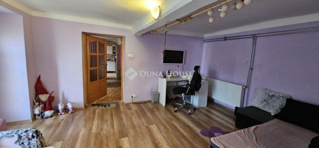 Eladó családi ház, Véménden 17 M Ft, 4 szobás