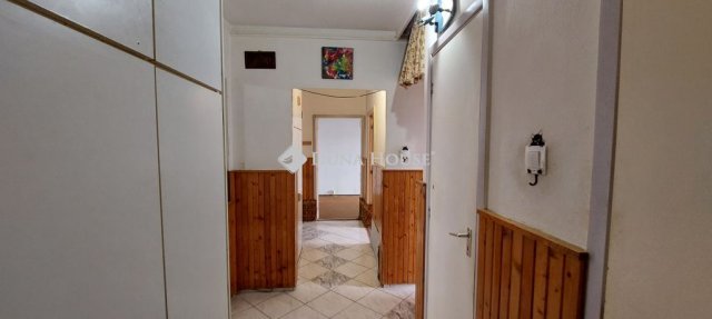 Eladó panellakás, Tatabányán 39.9 M Ft, 3 szobás