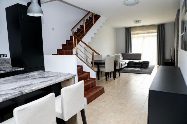 Kiadó téglalakás, albérlet, Komáromban 250 E Ft / hó, 3 szobás