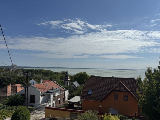 Eladó nyaraló, Balatonalmádiban 79.5 M Ft, 3 szobás