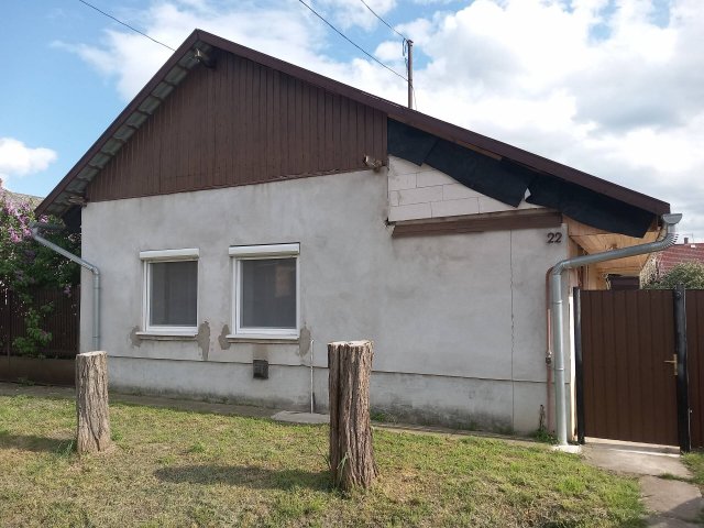 Eladó családi ház, Törökszentmiklóson 26.5 M Ft, 2 szobás