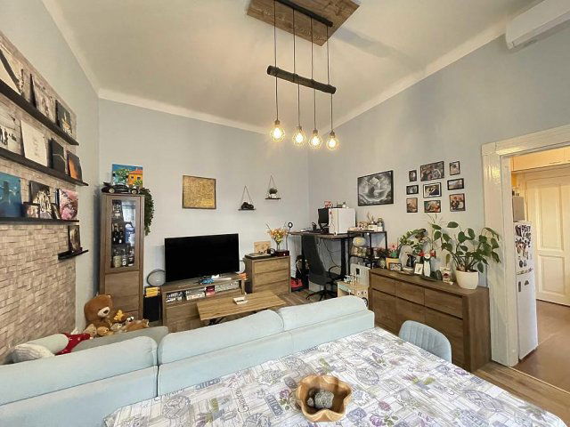 Eladó téglalakás, Budapesten, VII. kerületben, Király utcában