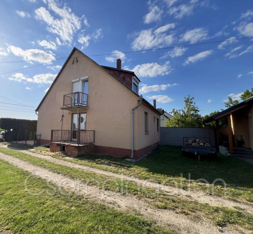Eladó családi ház, Csornán 59 M Ft, 5 szobás