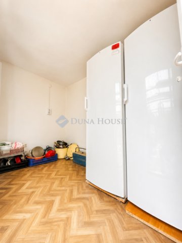 Eladó családi ház, Szegeden 76.5 M Ft, 4 szobás