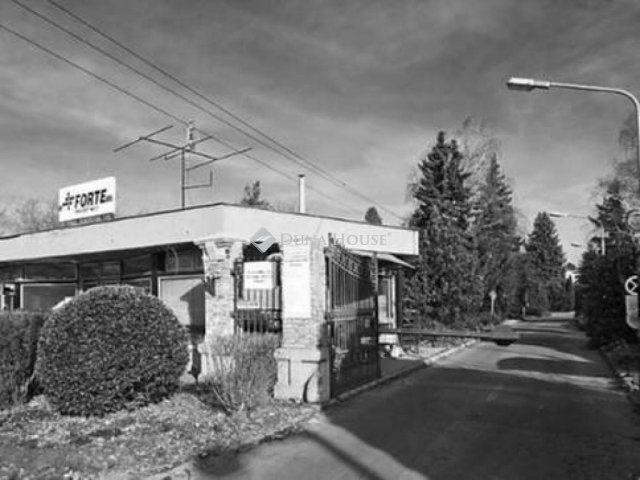 Eladó ipari ingatlan, Vácon, Vám utcában 779 M Ft