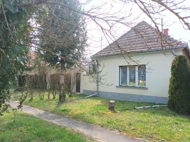 Eladó családi ház, Csipkereken 24 M Ft, 2 szobás