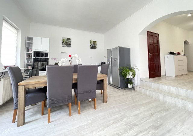 Eladó családi ház, Válon 105 M Ft, 4 szobás