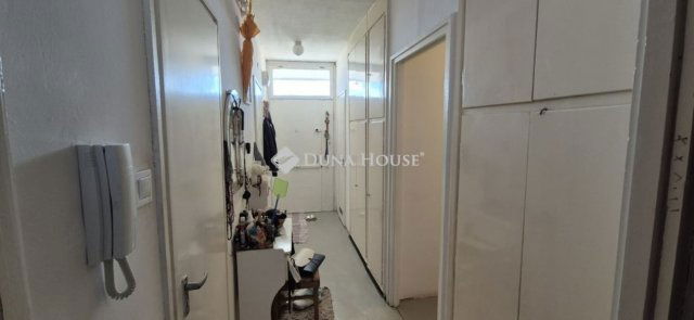 Eladó téglalakás, Kisteleken 36.5 M Ft, 3 szobás