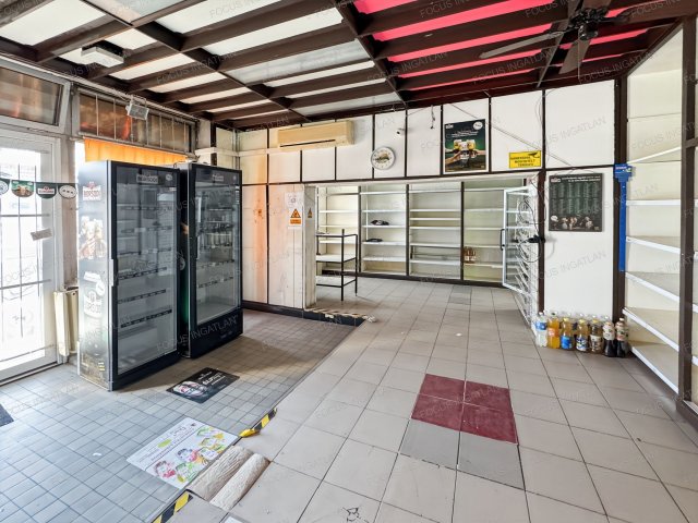Eladó üzlethelyiség, Kecskeméten 53 M Ft, 4 szobás