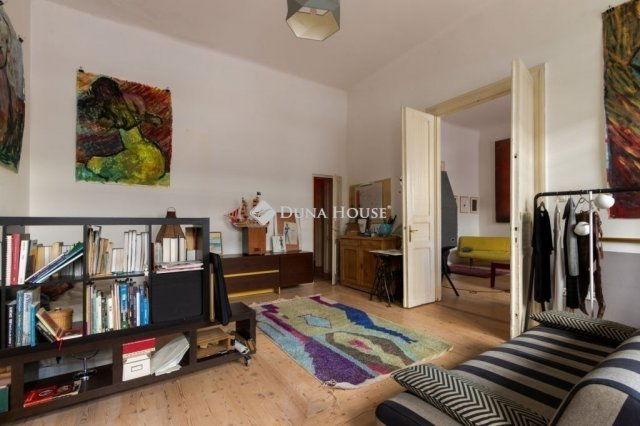 Eladó téglalakás, Budapesten, VI. kerületben 135 M Ft, 2 szobás