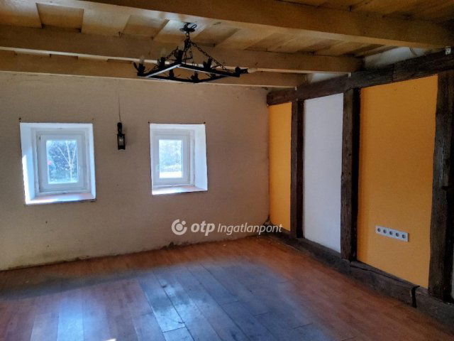 Eladó családi ház, Hatvanban 14 M Ft, 2 szobás