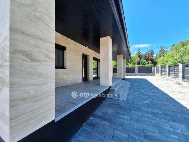 Eladó nyaraló, Balatonakarattyán 229 M Ft, 3 szobás