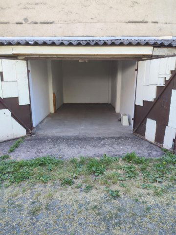 Kiadó garázs, Szegeden, Kálvária sugárúton 25 E Ft / hó