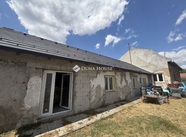 Eladó családi ház, Bicskén 47.5 M Ft, 2 szobás