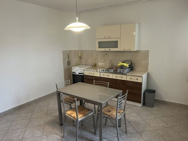 Eladó téglalakás, Pécsett 69.9 M Ft, 2 szobás