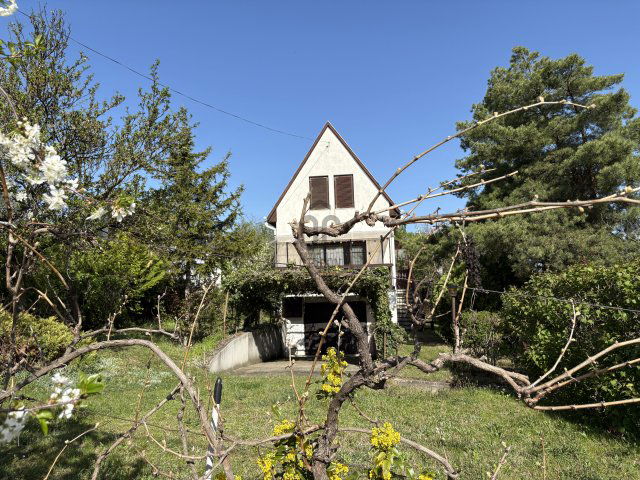 Eladó nyaraló, Balatonkenesén 42.9 M Ft, 4 szobás