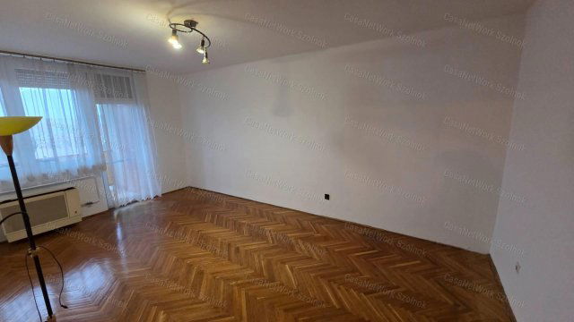 Kiadó téglalakás, albérlet, Szolnokon 110 E Ft / hó, 2 szobás