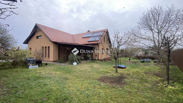 Eladó családi ház, Tápióbicskén 83 M Ft, 3 szobás